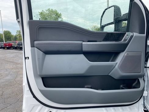 New 2026 Ford F250 XLT w/ XLT Premium Package AWD/4WD image 12
