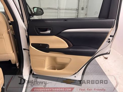 Used 2018 Toyota Highlander XLE FWD image 37