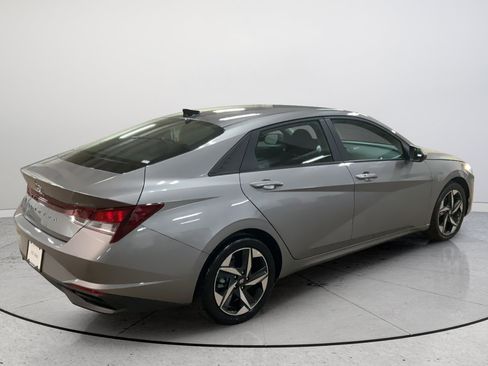 Used 2023 Hyundai Elantra SEL w/ Convenience Package FWD image 15