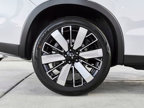 New 2026 Mitsubishi Outlander SE image 10