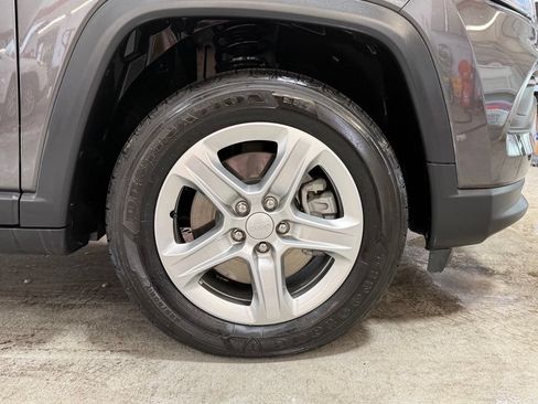 Used 2023 Jeep Compass Latitude w/ Convenience Group AWD/4WD image 40