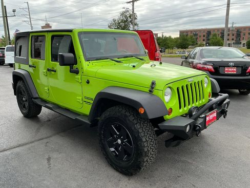 Used 2013 Jeep Wrangler Unlimited Sport AWD/4WD image 3