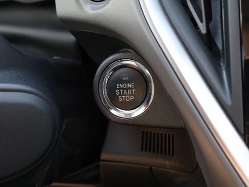 Used 2025 Subaru Crosstrek 2.5i Premium AWD/4WD image 37