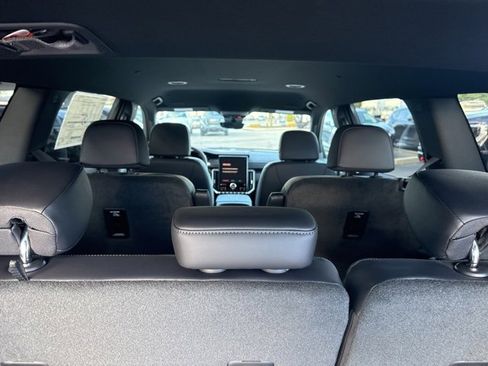 New 2026 GMC Acadia Elevation image 30