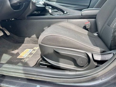 Used 2023 Hyundai Elantra SEL w/ Convenience Package FWD image 13