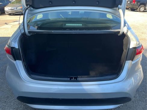 Used 2020 Toyota Corolla LE image 12