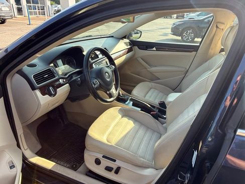 Used 2012 Volkswagen Passat TDI SEL Premium FWD image 4