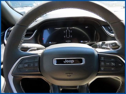 New 2025 Jeep Grand Cherokee L Altitude image 15