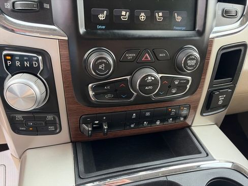 Used 2015 RAM 1500 Laramie w/ Convenience Group image 20