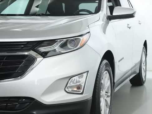 Used 2020 Chevrolet Equinox LT w/ Driver Convenience Package FWD image 4