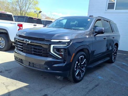 Used 2025 Chevrolet Tahoe RST w/ Advanced Technology Package AWD/4WD image 3