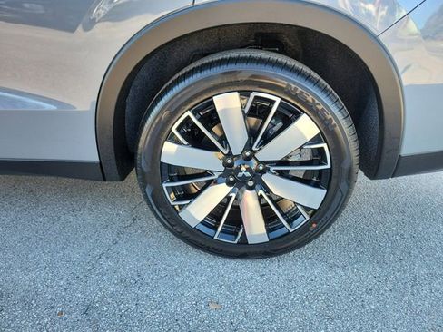 New 2026 Mitsubishi Outlander SE image 7