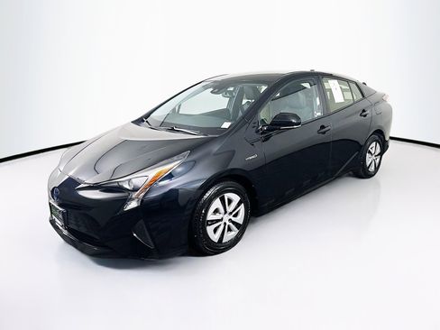 Used 2017 Toyota Prius Four image 3