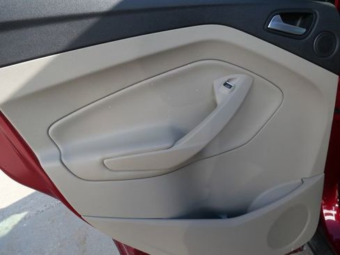 Used 2017 Ford Escape Titanium image 13