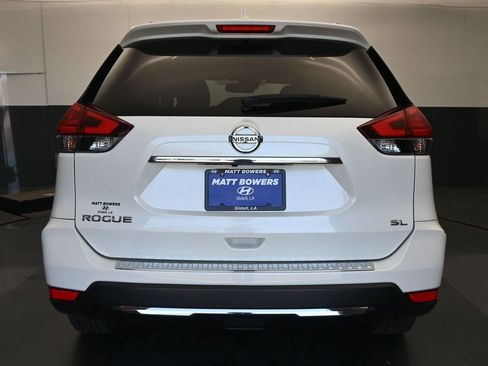 Used 2017 Nissan Rogue SL w/ SL Premium Package image 17