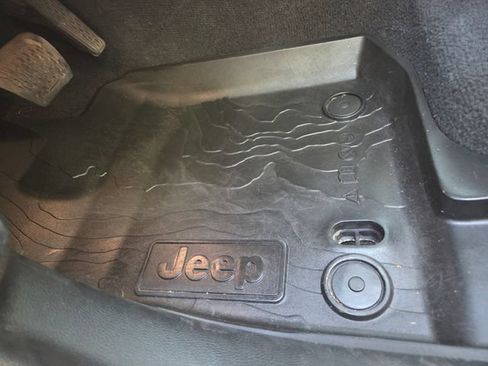 Used 2020 Jeep Gladiator Overland w/ Popular Equipment Package AWD/4WD image 21
