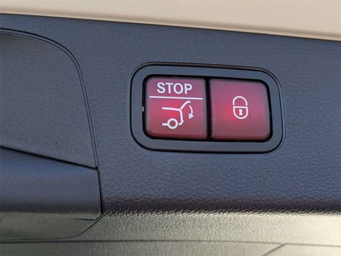 Used 2020 Mercedes-Benz GLC 300 image 14