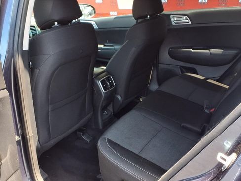 Used 2018 Kia Sportage LX FWD image 19