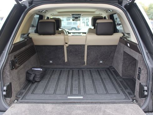 Used 2019 Land Rover Range Rover HSE image 24