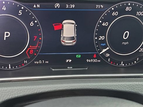 Used 2018 Volkswagen Golf R 4-Door AWD/4WD image 15