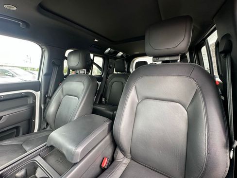 Used 2024 Land Rover Defender 110 X-Dynamic SE AWD/4WD image 11