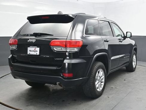 Used 2018 Jeep Grand Cherokee Laredo AWD/4WD image 7