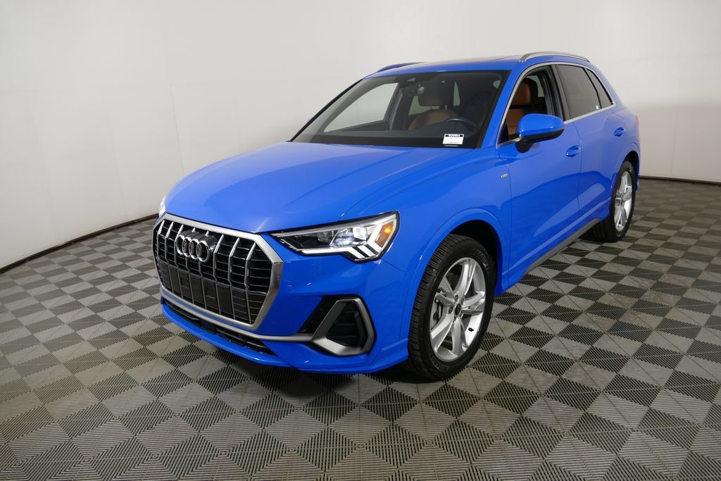 Used 2023 Audi Q3 2.0T Premium w/ Convenience Package AWD/4WD image 7