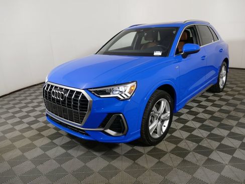 Used 2023 Audi Q3 2.0T Premium w/ Convenience Package AWD/4WD image 7