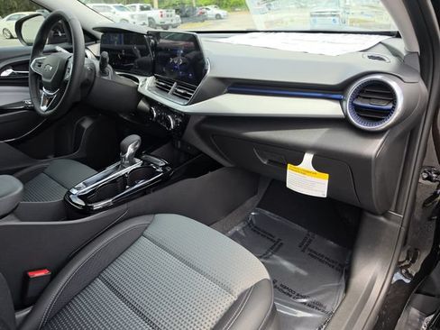 New 2026 Chevrolet Trax LT w/ Driver Confidence Package FWD image 13