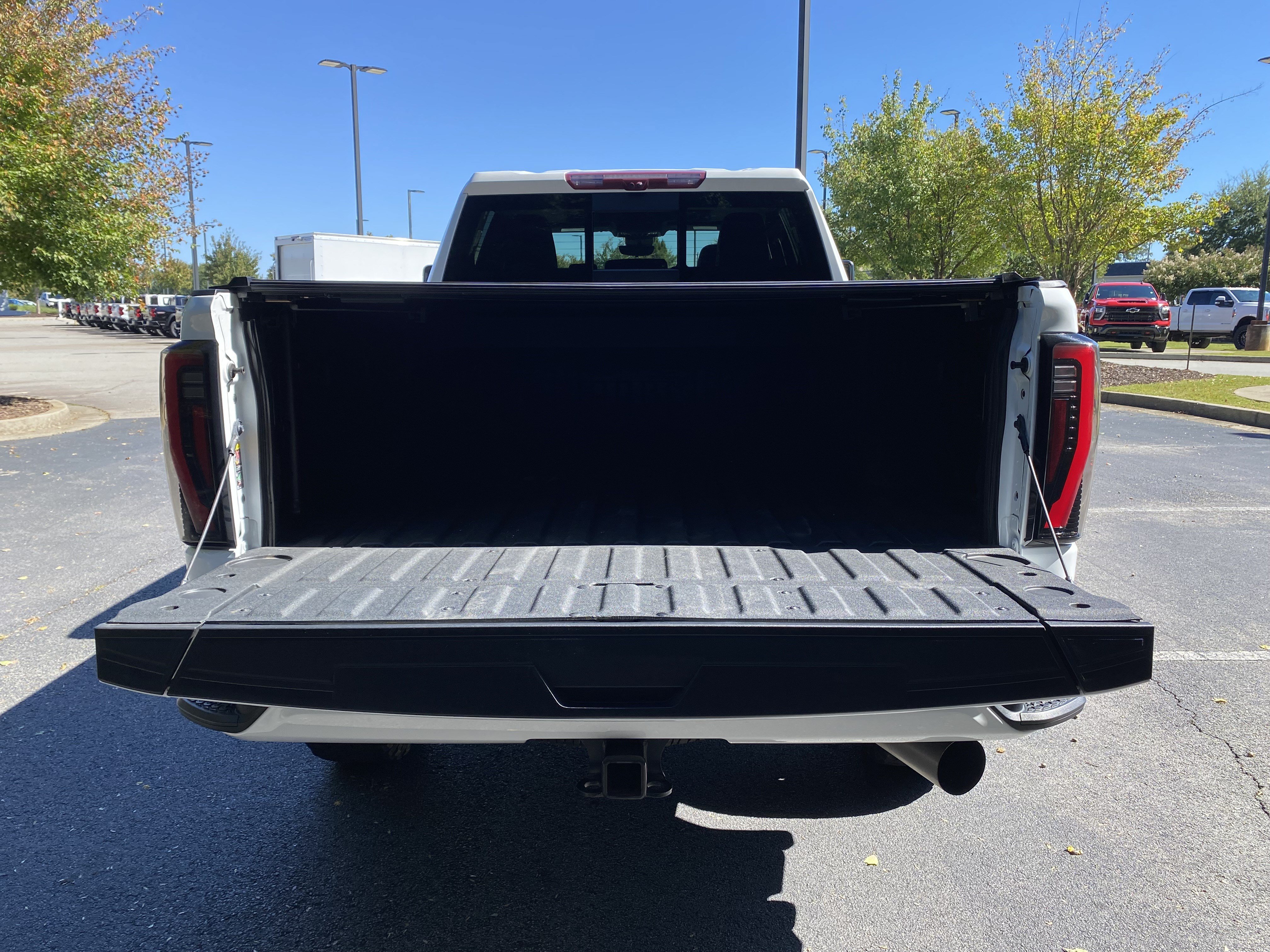 Used 2024 GMC Sierra 2500 AT4 w/ AT4 Premium Plus Package AWD/4WD image 12