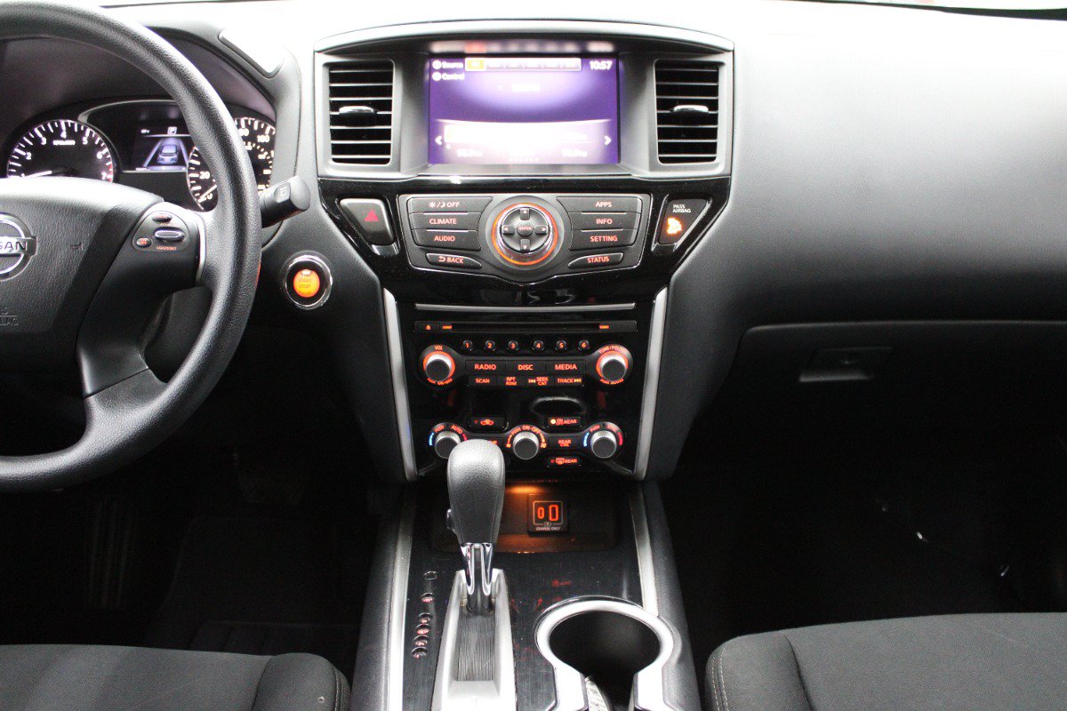 Used 2020 Nissan Pathfinder S FWD image 20