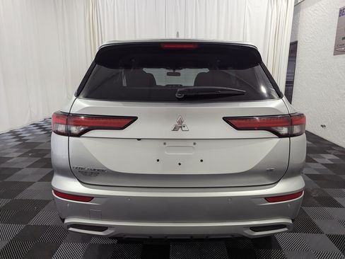 Used 2023 Mitsubishi Outlander SE AWD/4WD image 7