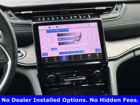 Used 2025 Jeep Grand Cherokee L Limited w/ Black Appearance Package RWD image 16