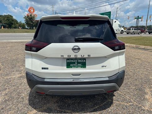 Used 2021 Nissan Rogue SV w/ Premium Package FWD image 4