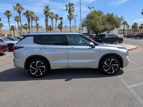 Used 2023 Mitsubishi Outlander SEL FWD image 6
