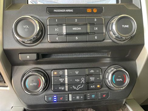 Used 2017 Ford F250 Lariat w/ Lariat Value Package AWD/4WD image 15