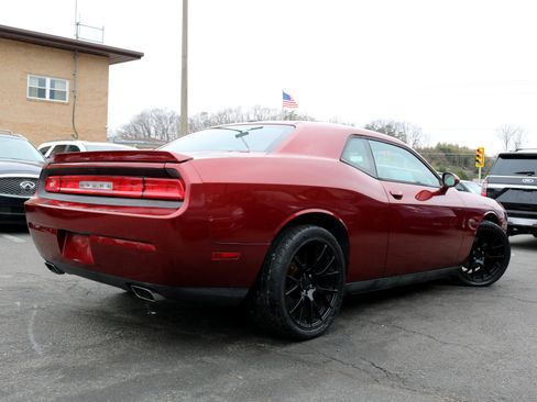 Used 2014 Dodge Challenger SXT image 5