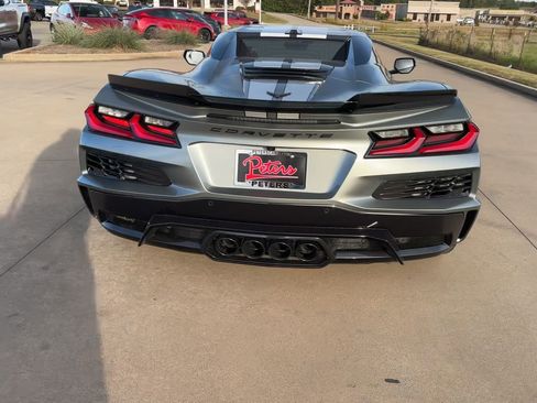 Used 2024 Chevrolet Corvette Z06 image 8