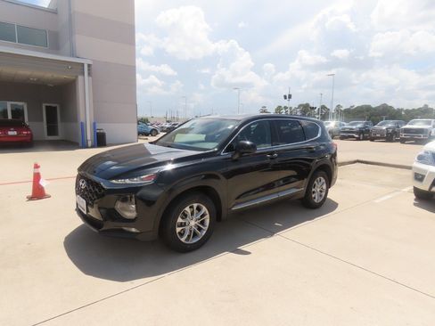 Used 2019 Hyundai Santa Fe SEL FWD image 2