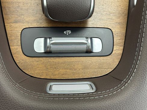 Used 2022 Mercedes-Benz GLS 450 4MATIC image 40