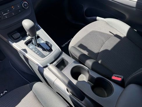 Used 2019 Nissan Sentra S FWD image 19