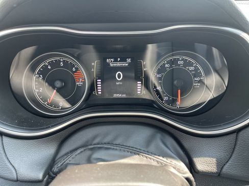 Used 2021 Jeep Cherokee Latitude FWD image 11