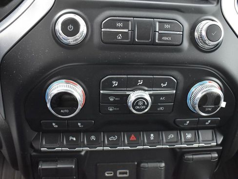 Used 2021 GMC Sierra 1500 Elevation w/ Preferred Package AWD/4WD image 17