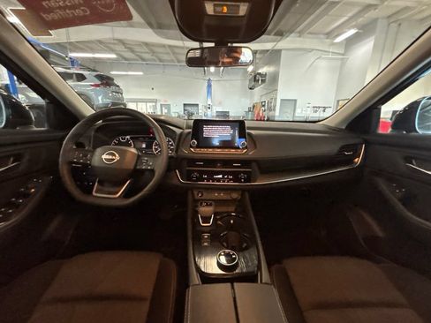 Certified 2026 Nissan Rogue SV AWD/4WD image 19