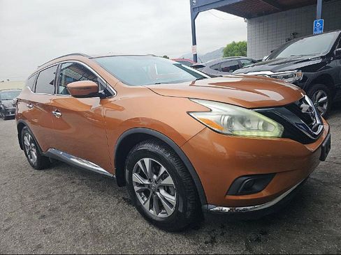 Used 2016 Nissan Murano SV w/ Premium Package FWD image 2