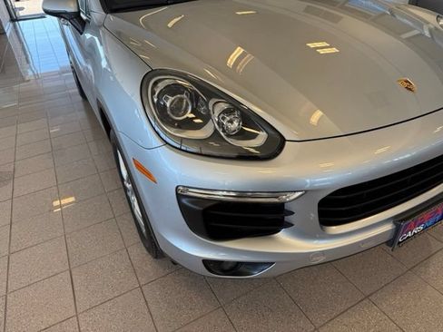 Used 2017 Porsche Cayenne S AWD/4WD image 10
