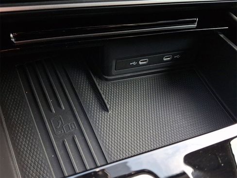 Certified 2025 Volkswagen Atlas SEL image 25