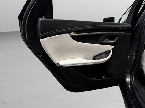 Used 2018 Chevrolet Impala Premier FWD image 14
