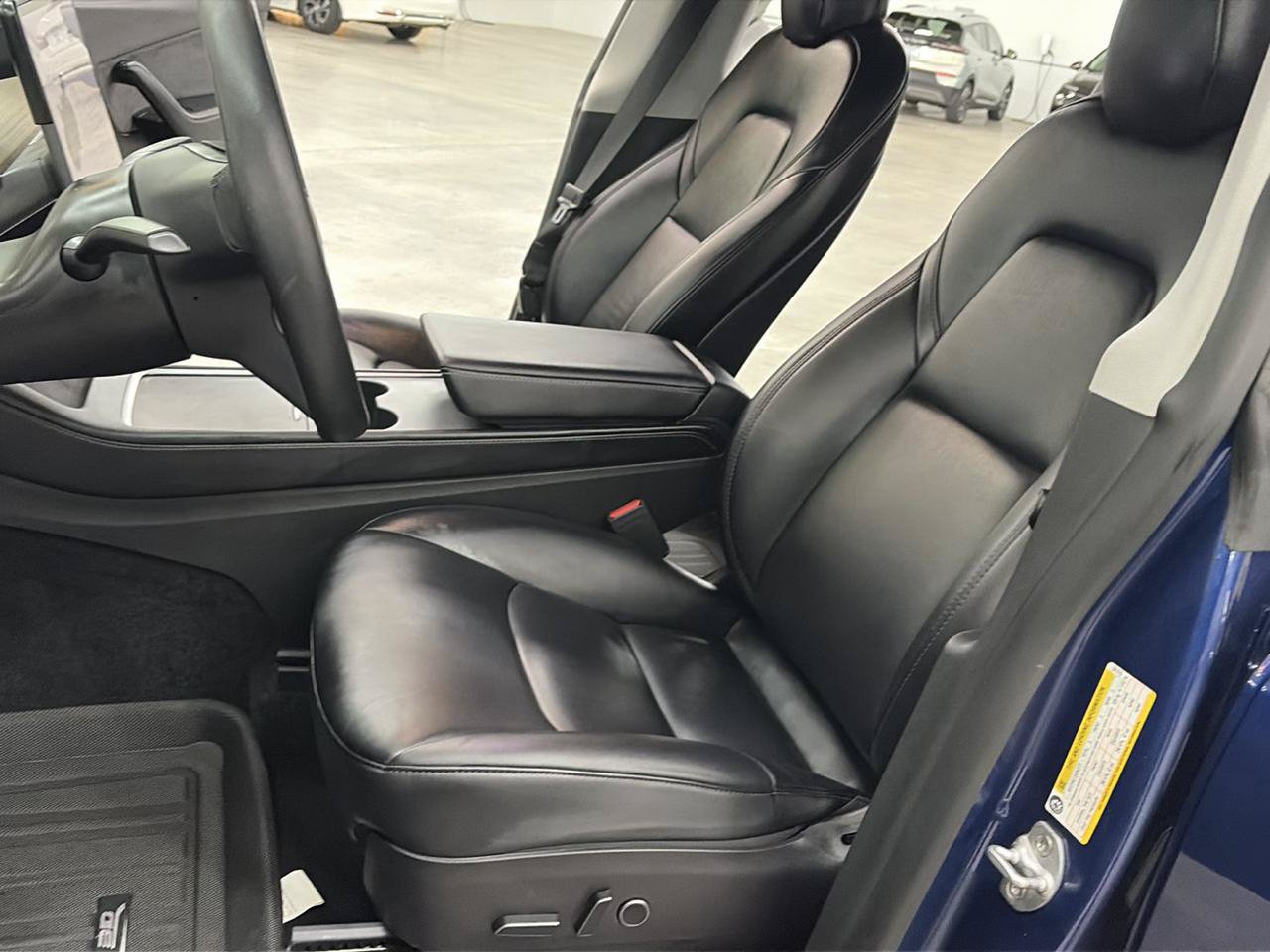Used 2022 Tesla Model Y Long Range AWD/4WD image 28