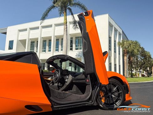 Used 2022 McLaren 720S Spider image 64